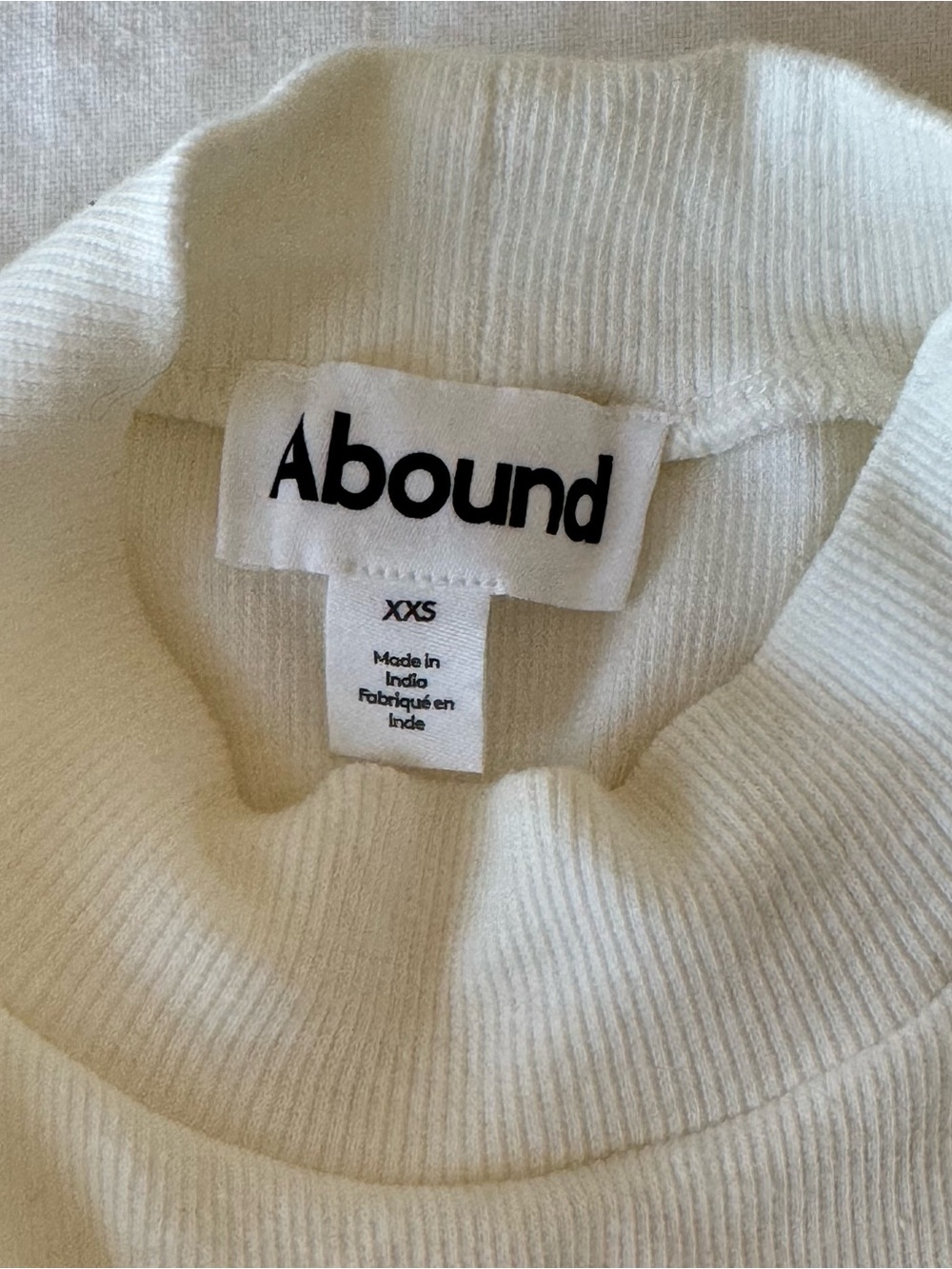 Abound | Women’s White Ribbed Mock Neck Sleeveless Cropped Tank Top - Picture 4 of 5